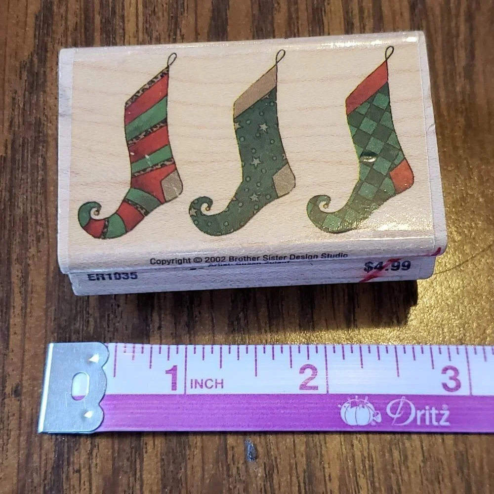 Brother Sister Studio Rubber Stamp Curley-Q Christmas Stockings ER1035